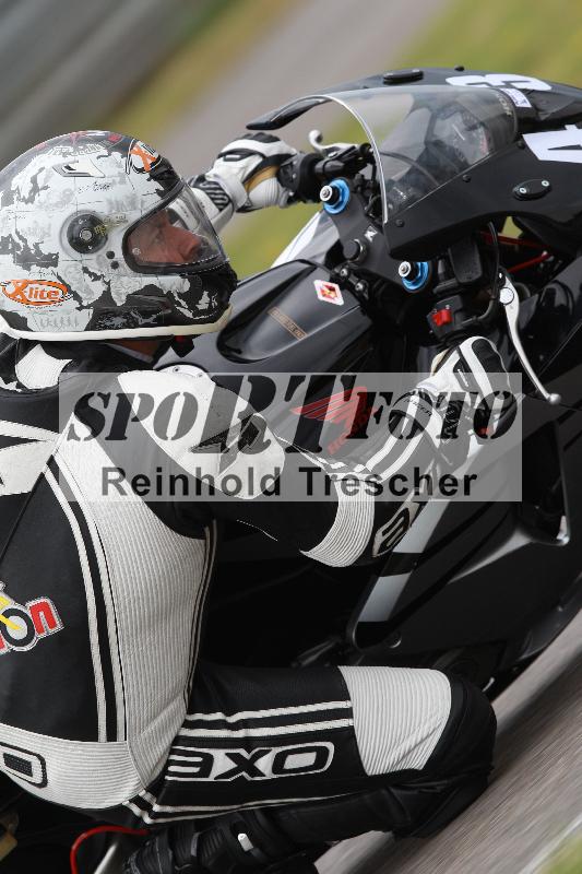 Archiv-2022/13 25.04.2022 Plüss Moto Sport ADR/Freies Fahren/backside
